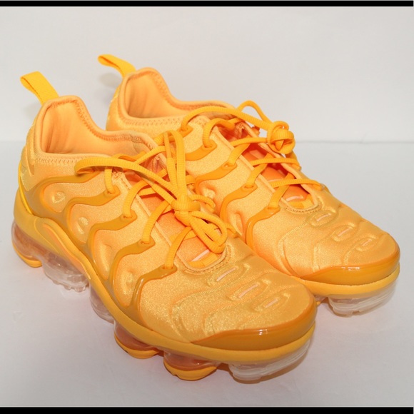vapormax plus orange